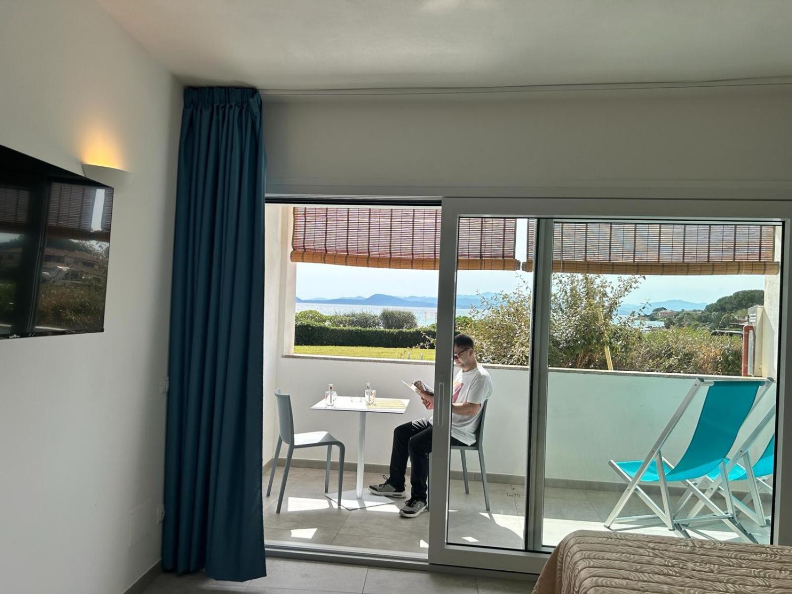Rooms, Affittacamere Maksim Golfo Aranci Ngoại thất bức ảnh