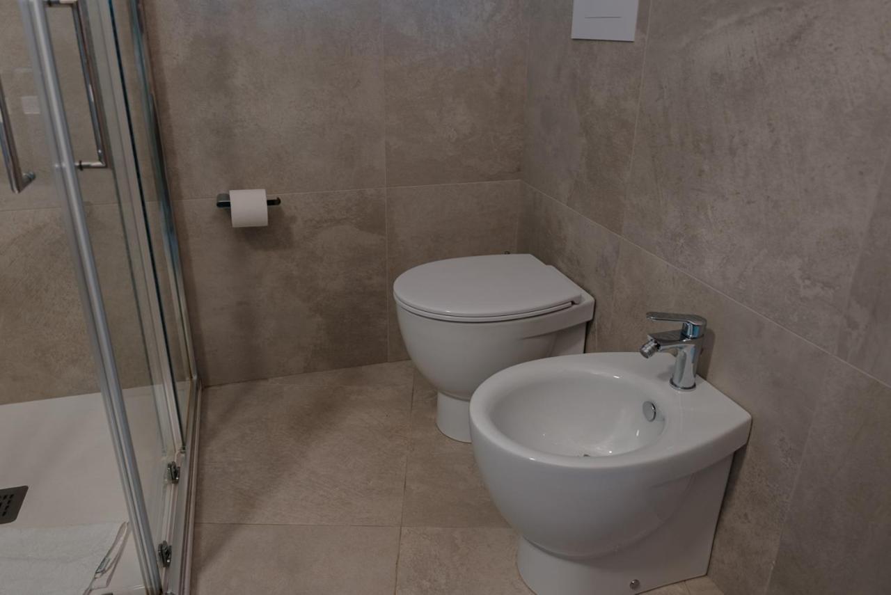 Rooms, Affittacamere Maksim Golfo Aranci Ngoại thất bức ảnh