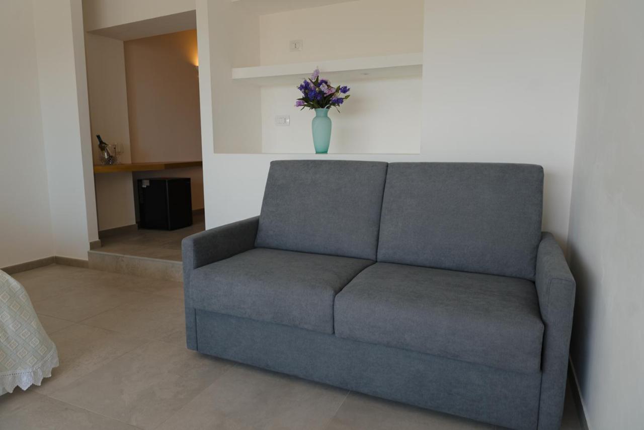 Rooms, Affittacamere Maksim Golfo Aranci Ngoại thất bức ảnh