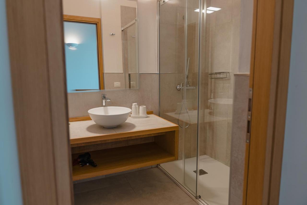Rooms, Affittacamere Maksim Golfo Aranci Ngoại thất bức ảnh