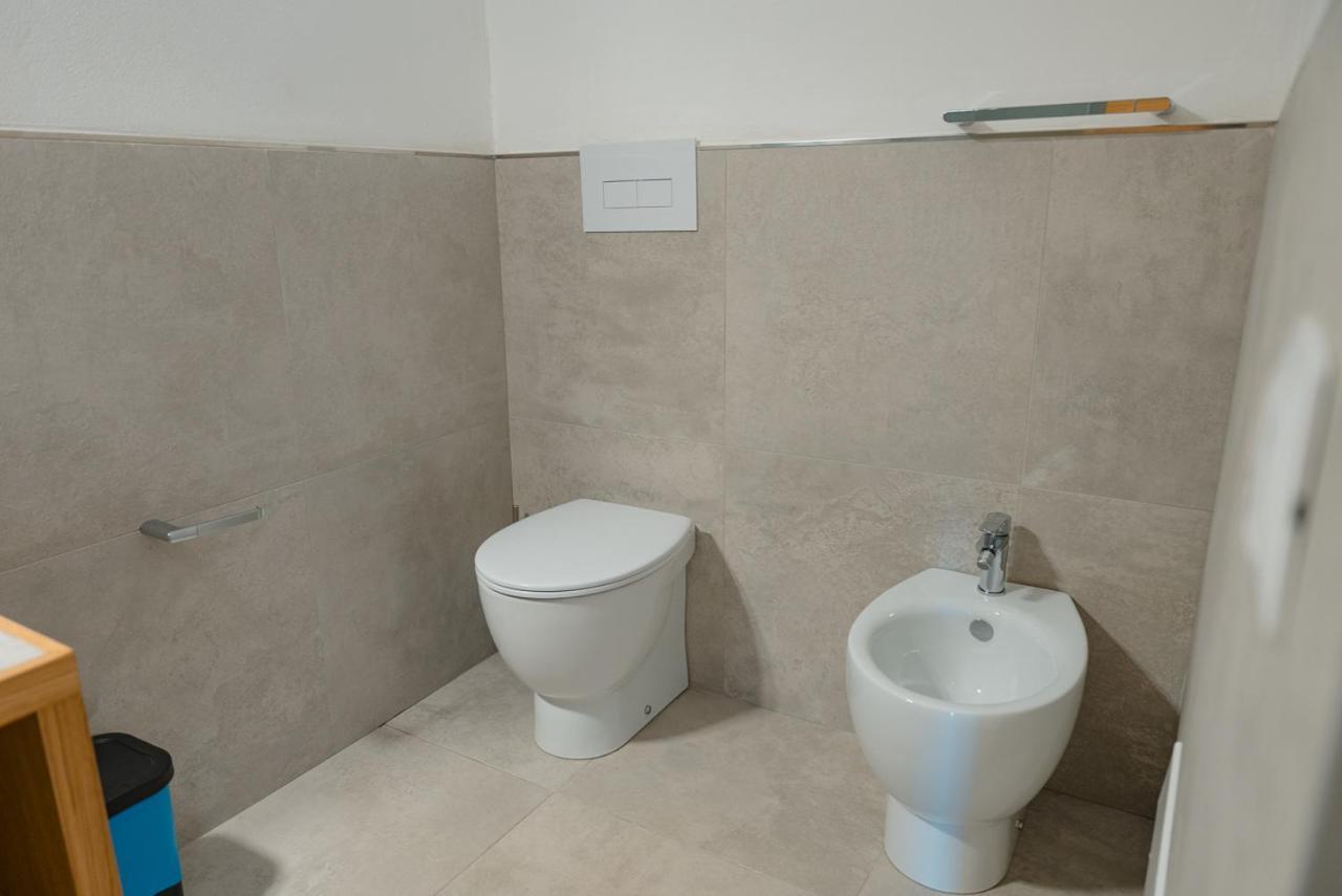 Rooms, Affittacamere Maksim Golfo Aranci Ngoại thất bức ảnh